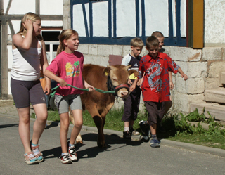 Bruno mit Kindern