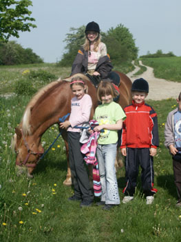 Bild: Reiten mit Kindern